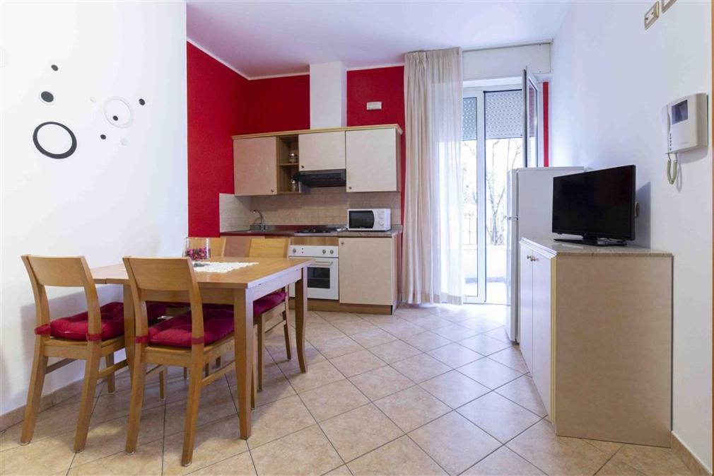 Residenza Melucci Aparthotel Ρίμινι Εξωτερικό φωτογραφία