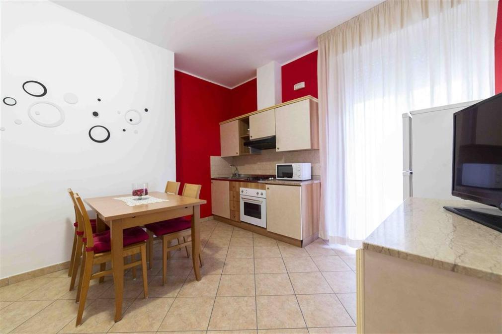 Residenza Melucci Aparthotel Ρίμινι Εξωτερικό φωτογραφία