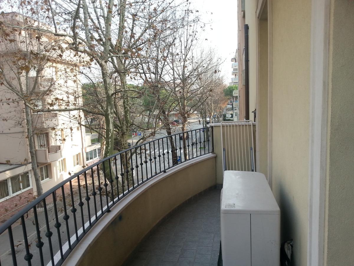 Residenza Melucci Aparthotel Ρίμινι Εξωτερικό φωτογραφία
