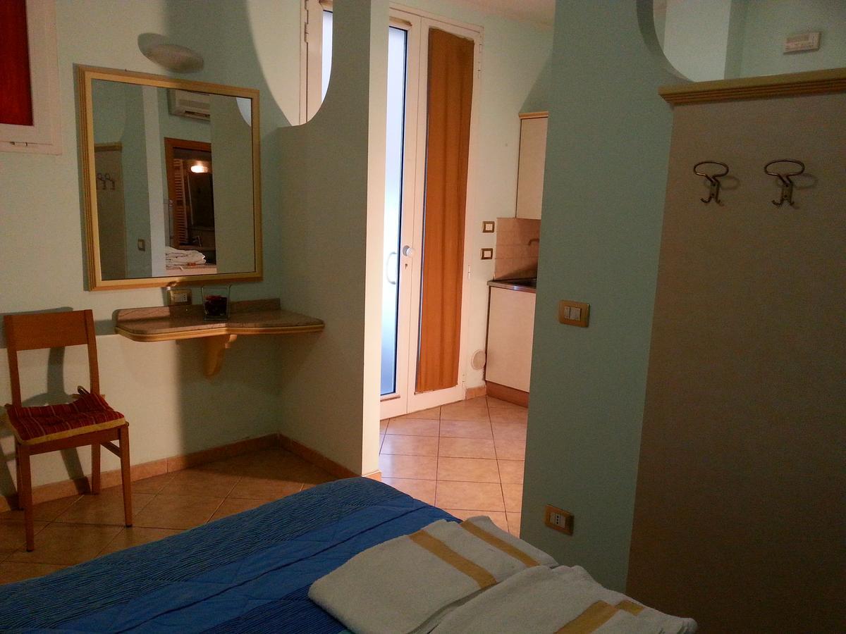 Residenza Melucci Aparthotel Ρίμινι Εξωτερικό φωτογραφία