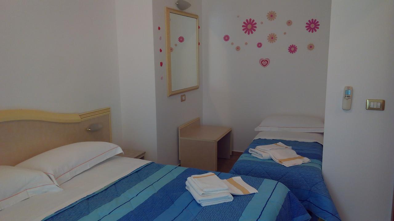 Residenza Melucci Aparthotel Ρίμινι Εξωτερικό φωτογραφία