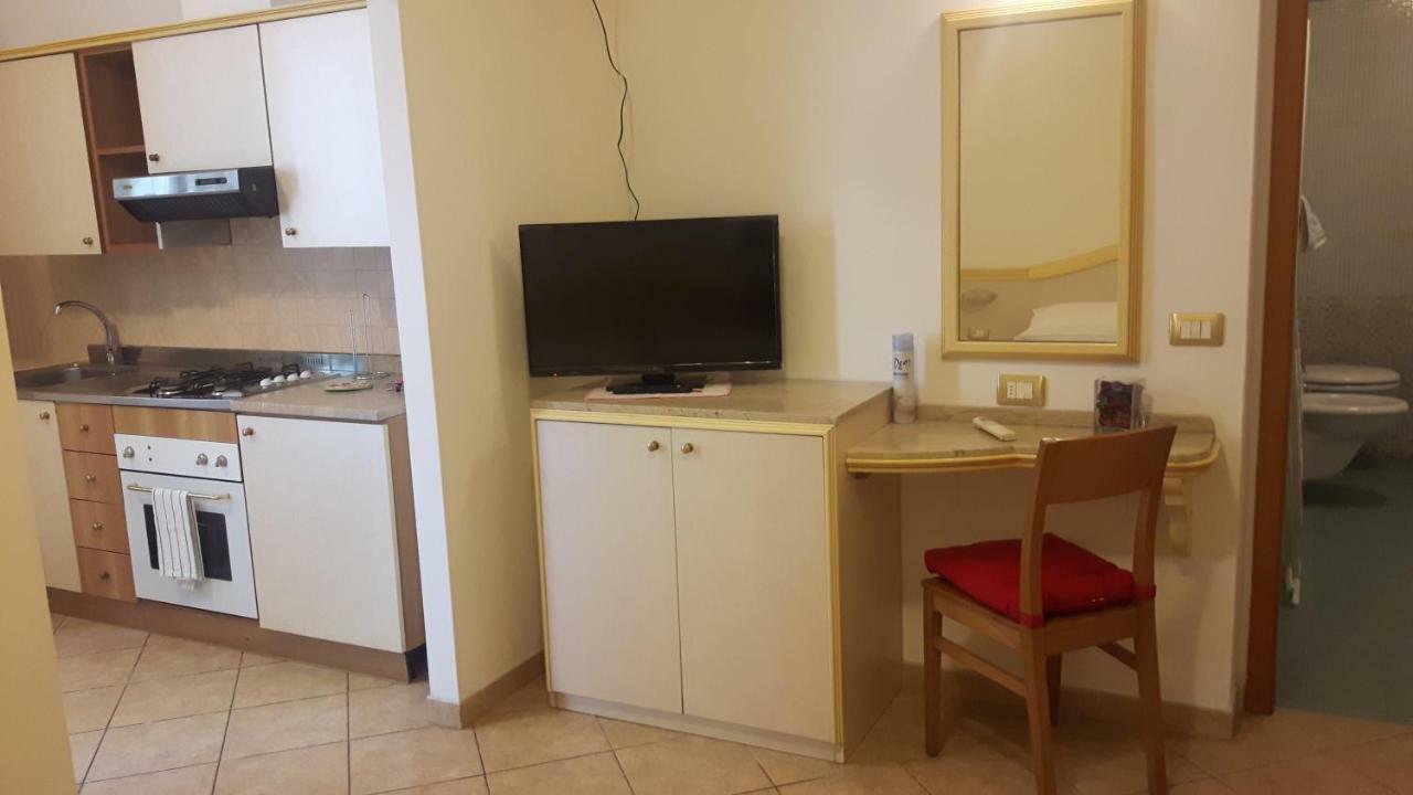 Residenza Melucci Aparthotel Ρίμινι Εξωτερικό φωτογραφία